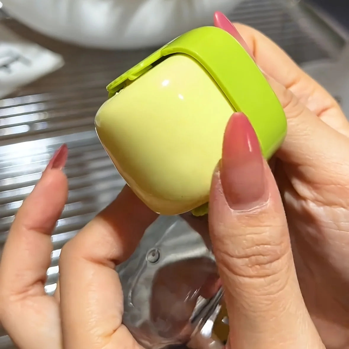 Portable Mini Sticky Roller – Pocket-Size Reusable Pet Hair Remover
